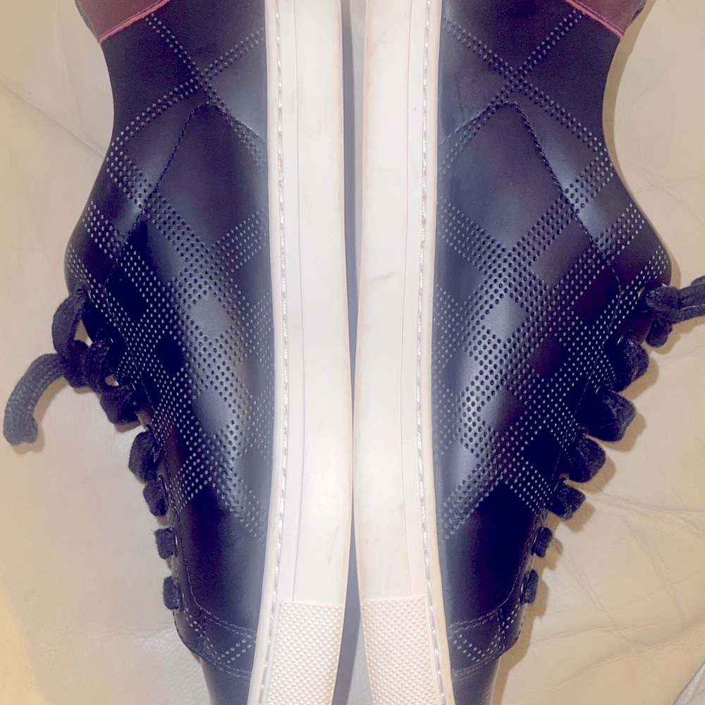 Burberry Black and Brown Low-Top Sneakers with Slip-On Design - Picture 11 of 15
